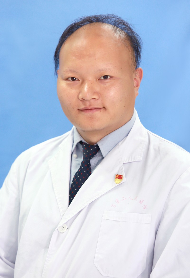 岳万远口腔颌面外科医生